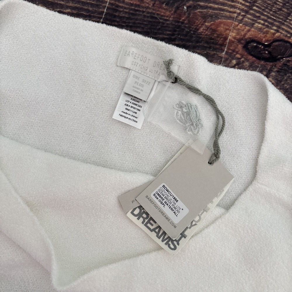 Barefoot Dreams Cozy Chic Ultra Lite Ocean Breeze Poncho Hombre OS Plus Soft - Picture 5 of 6